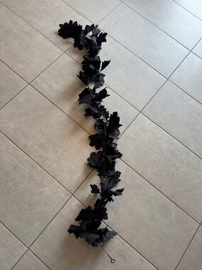Black Leaf Garland Decorative Vine